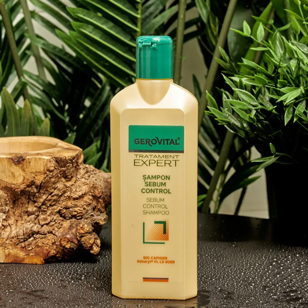 Gerovital Shampoo Sebum Control con Sebaryl e Bio-Capigen per capelli grassi 250 ml
