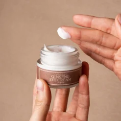 I'M FROM Ginseng Eye Cream – Crema contorno occhi rassodante al ginseng per pelli stanche e mature
