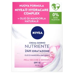 NIVEA Essentials Skincare Kit cofanetto regalo donna, Set regalo donna con Crema Viso Idratante Nutriente 50 ml, Struccante Occhi Waterproof 125 ml e Burrocacao Labbra Labello Soft Rosé 4.8 g
